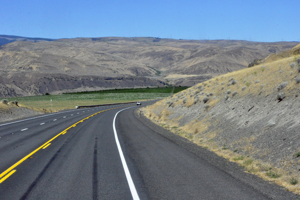 Beautiful scenery on the way to the Grand Coulee Dam